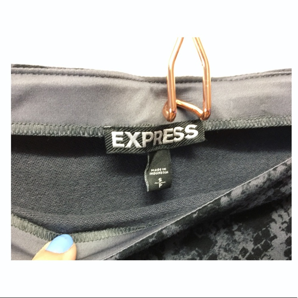 Express | Python Print Stretch Mini Skirt • - Picture 5 of 7